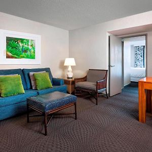Concierge level Suite 2 Double Sofa bed